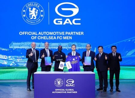 GAC maakt verbinding met Europa via techniek en voetbal op de Autosalon van Parijs 2026